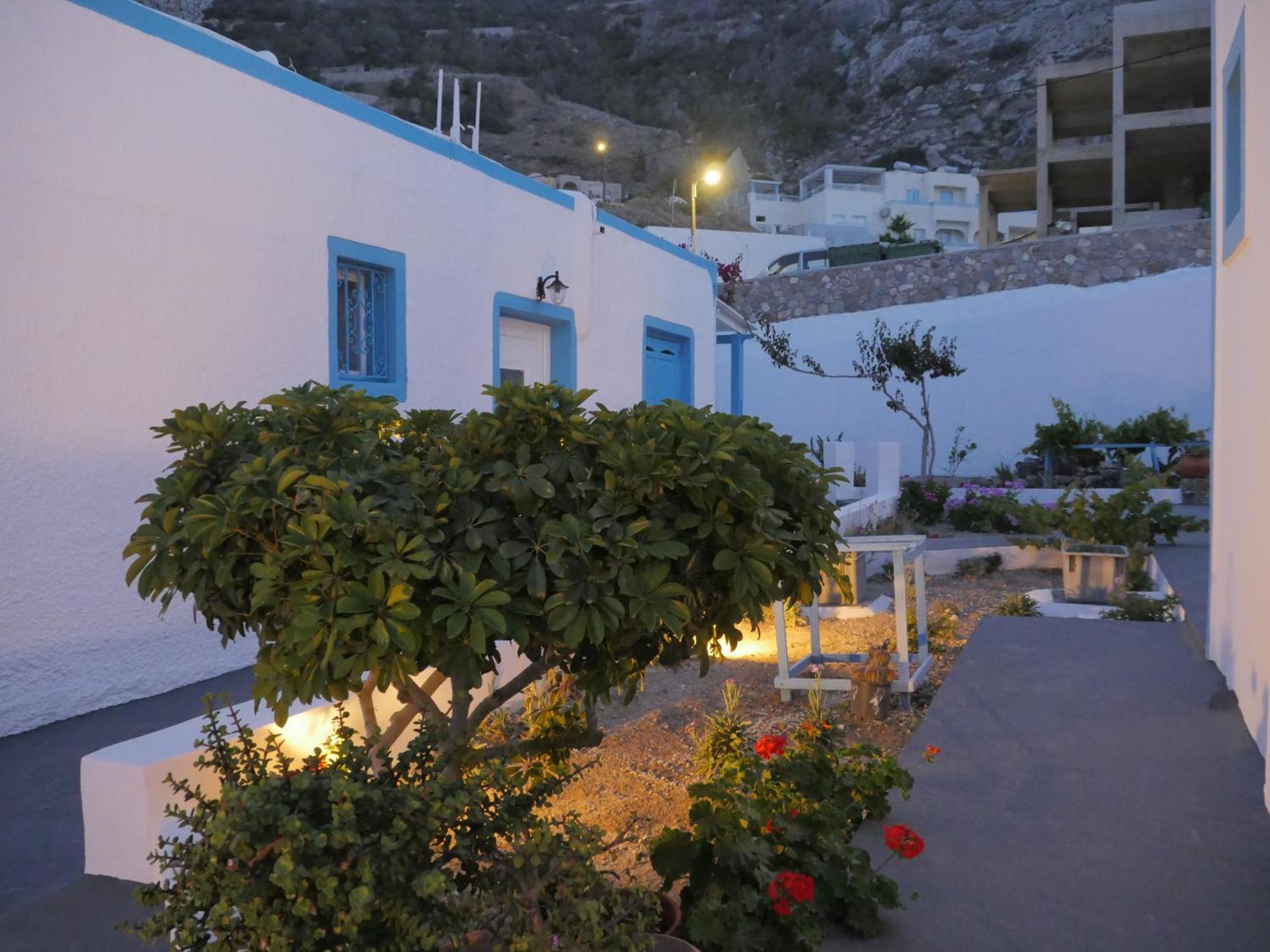 Ancient Thera Apartments Kamari  Exterior photo